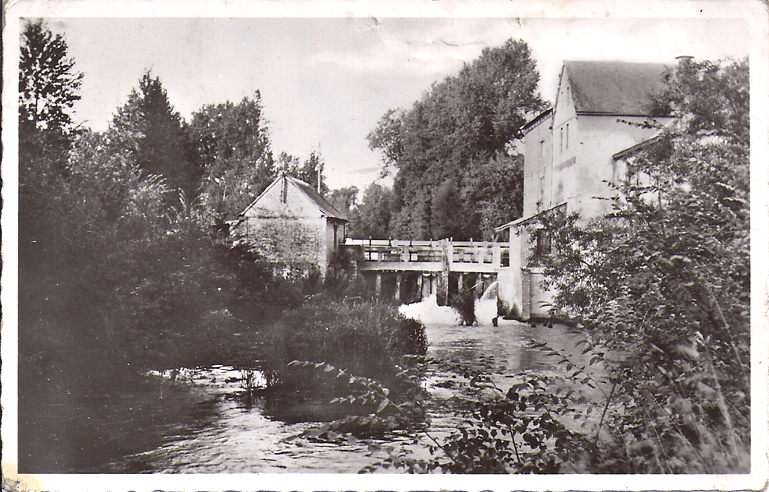 Les Moulins